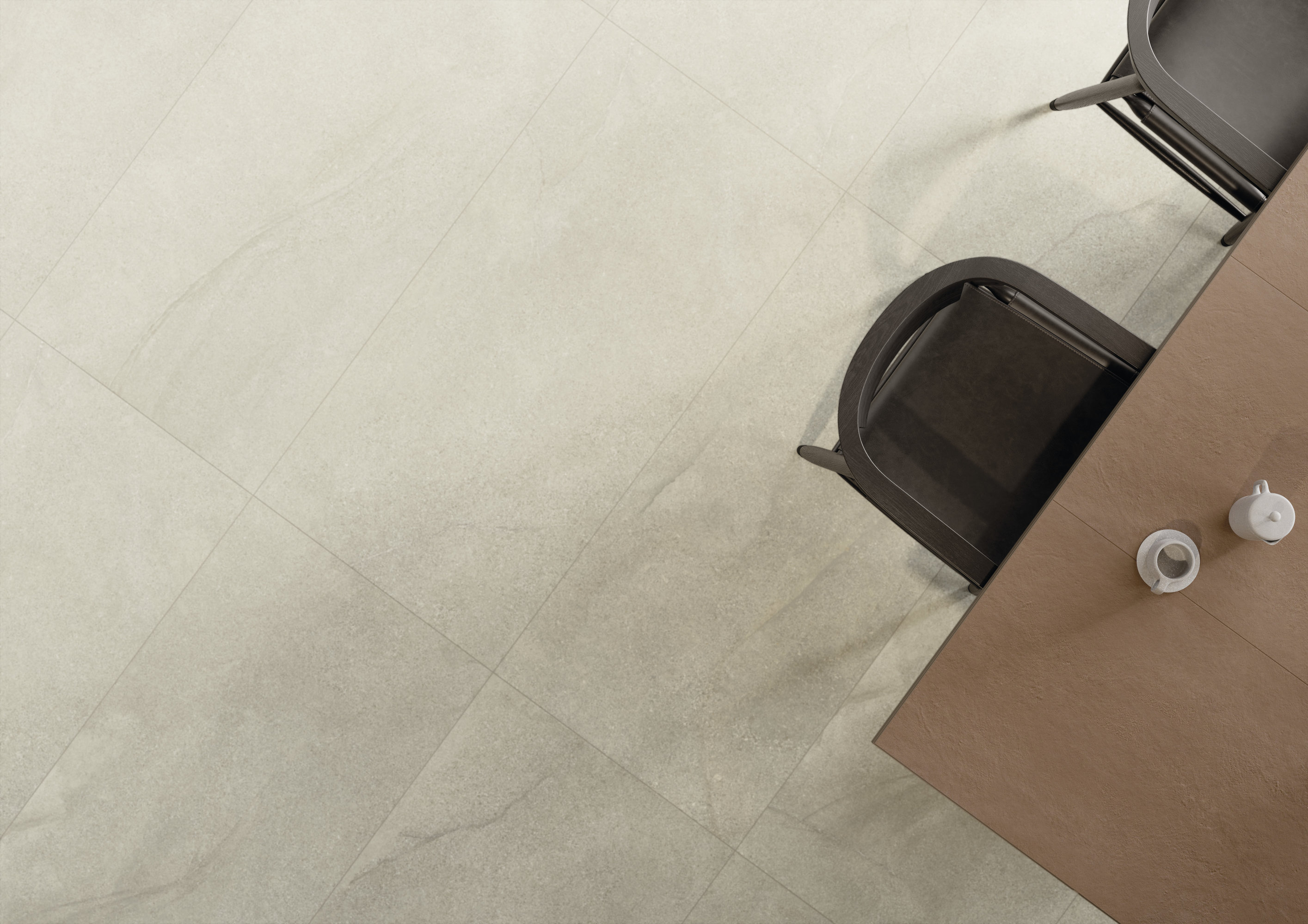 Helle, großformatige Fliesen mit leichter Struktur in modernem Wohnambiente.